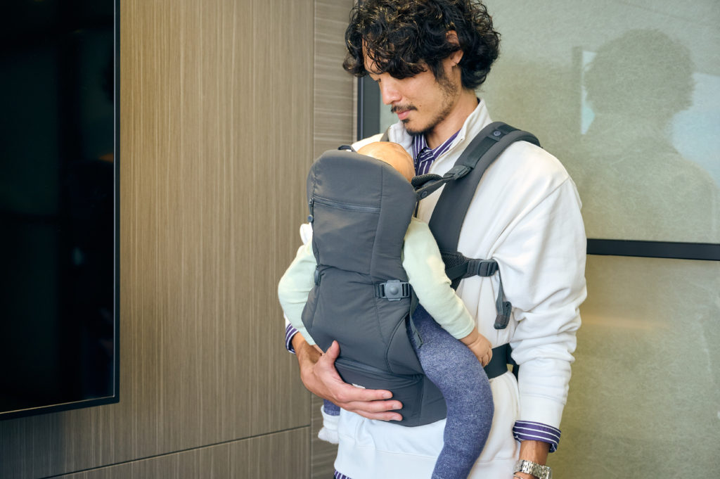 グリーンレーベル リラクシングとコラボレーションした抱っこひもが 